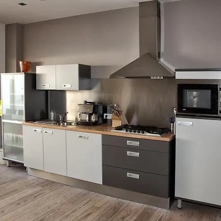 Деревянный коттедж Holiday Accommodation Zen Zand *